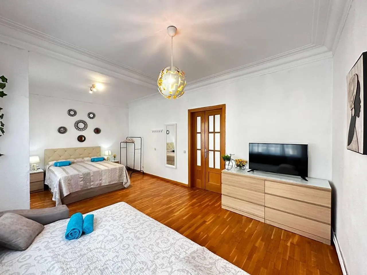 Rooms Argo Barcelona Bed & Breakfast