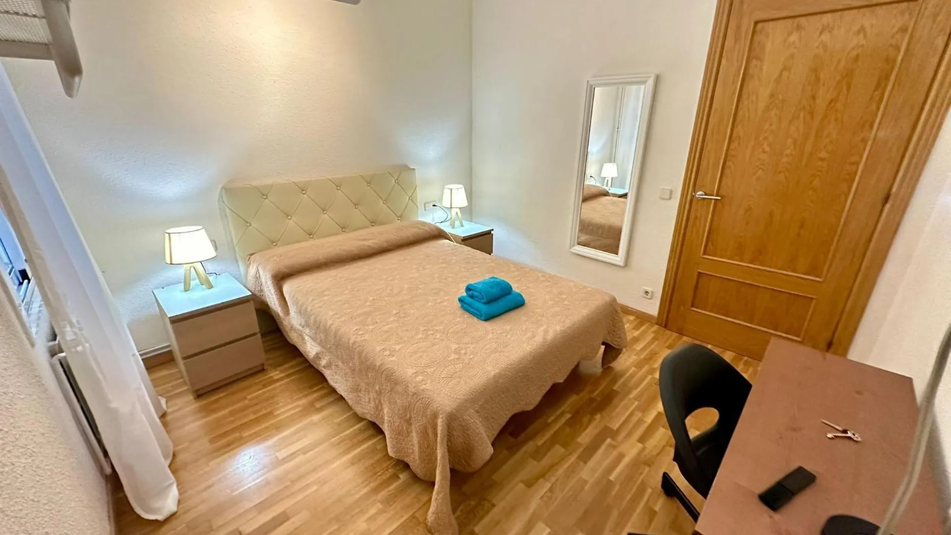 Rooms Argo contacts