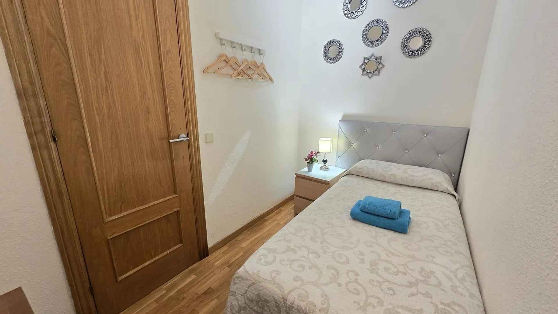 Bed & Breakfast Rooms Argo Barcelona Spain